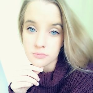 Meet your Posher, Leah